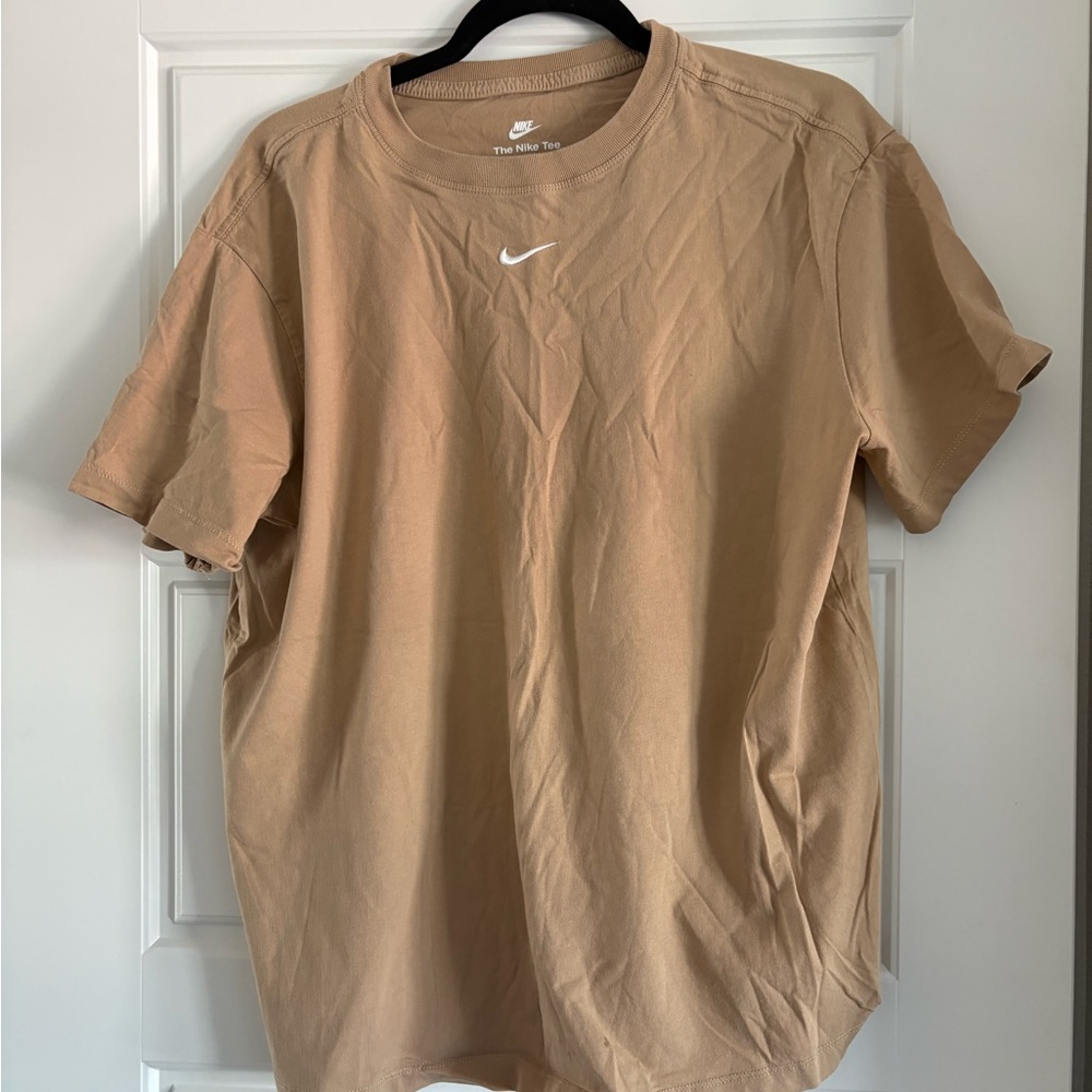 Nike Women’s Beige Short Sleeve Tee